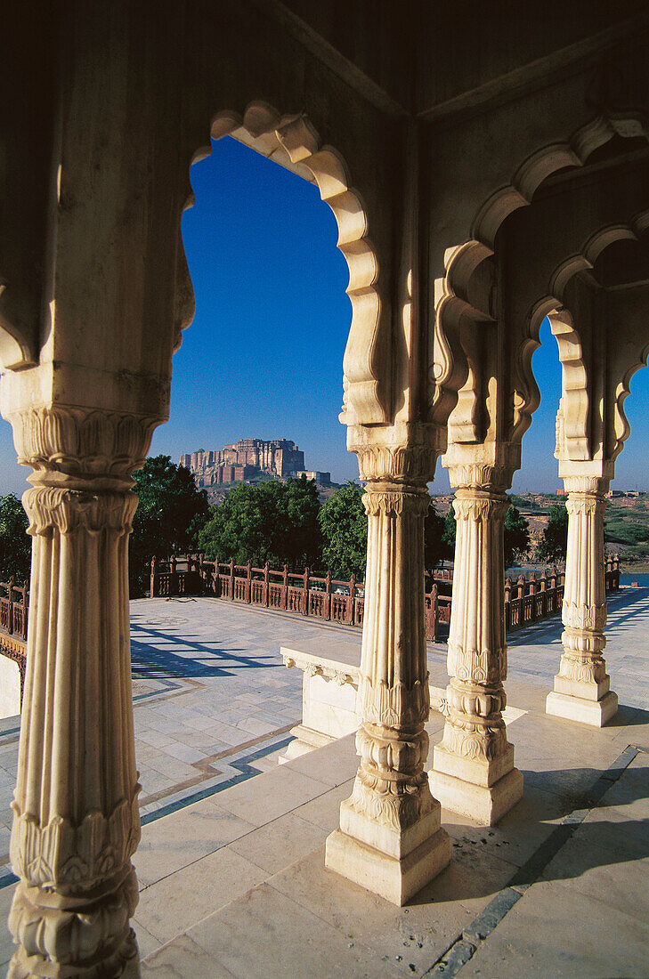 Mehrangarh Fort Seen Through Jaswant Bild Kaufen Lookphotos