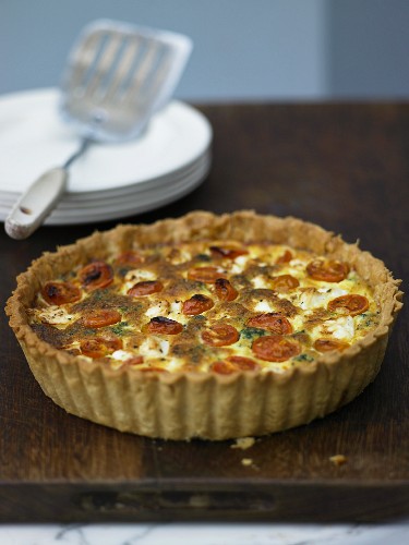 11047641         - Tomato quiche with spinach