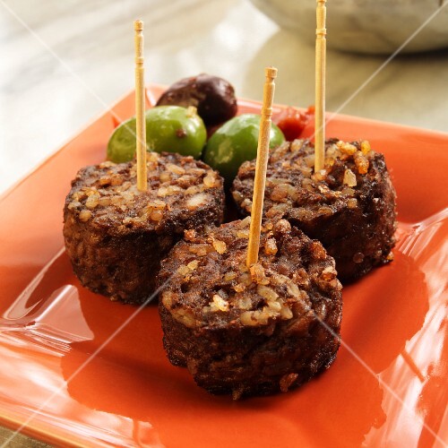 morcilla-de-arroz-spanish-blood-sausage-made-with-rice-pork-and-beef