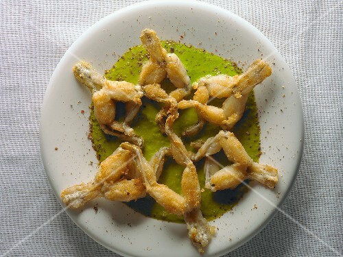 Frittierte Froschschenkel auf Kräutersauce – Bild kaufen – 329127 ... Französische küche froschschenkel
Französische küche froschschenkel
Frittierte Froschschenkel auf Kräutersauce – Bild kaufen – 329127 ...