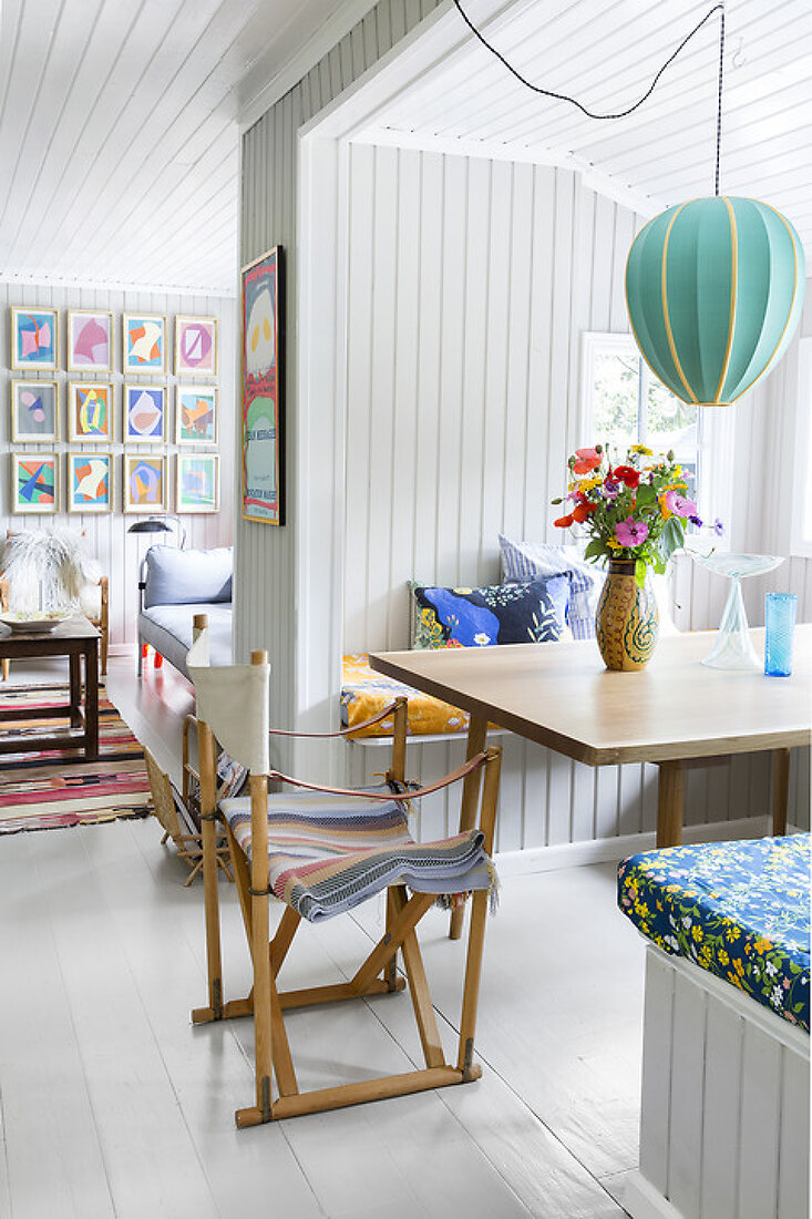 Summerliving Among Colorful Vintage Finds