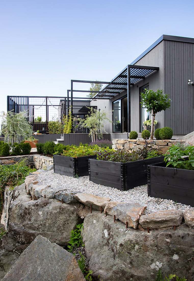 A Garden Hanging on the Cliff