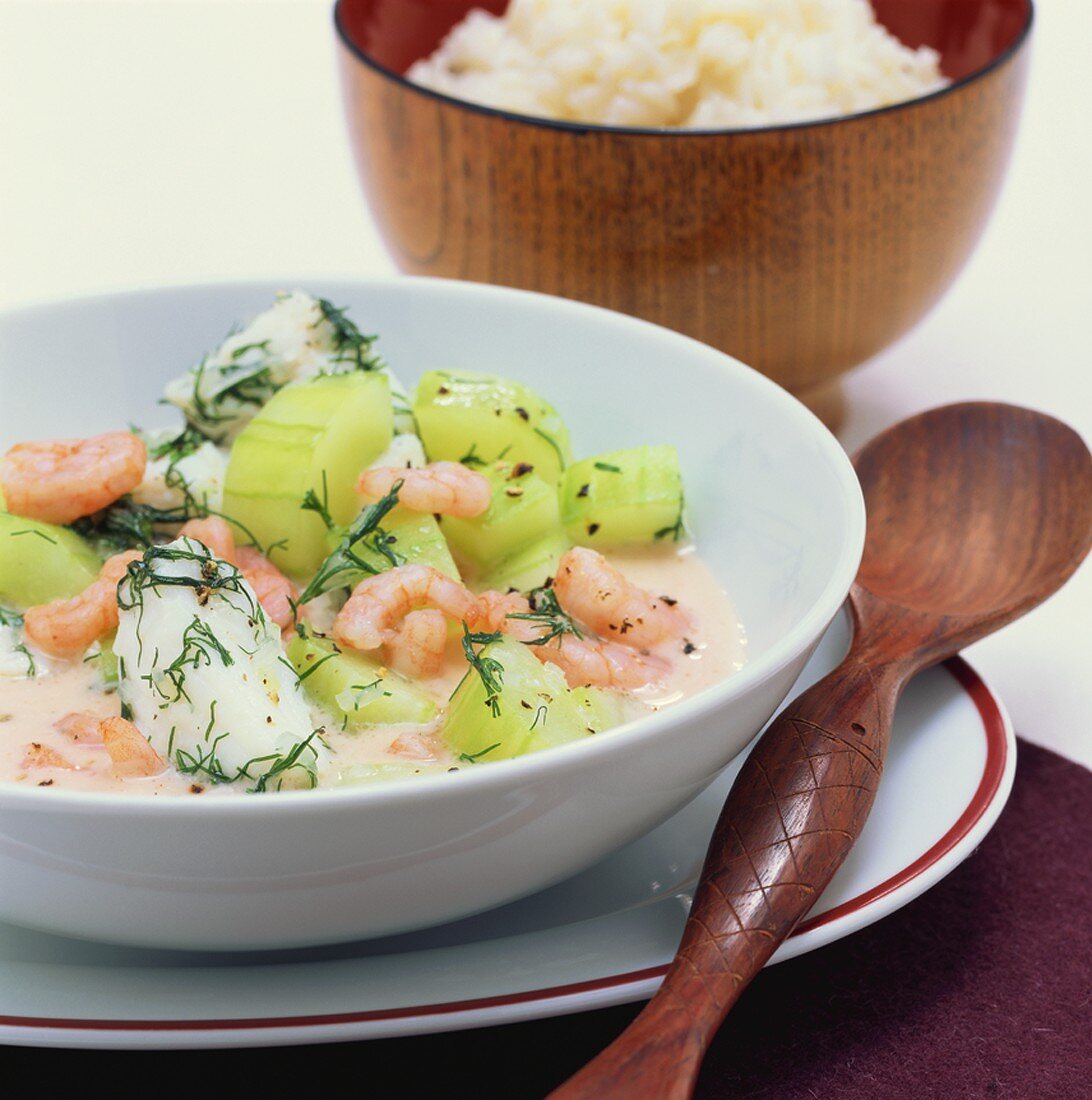 Fisch-Krabben-Ragout mit Gurken