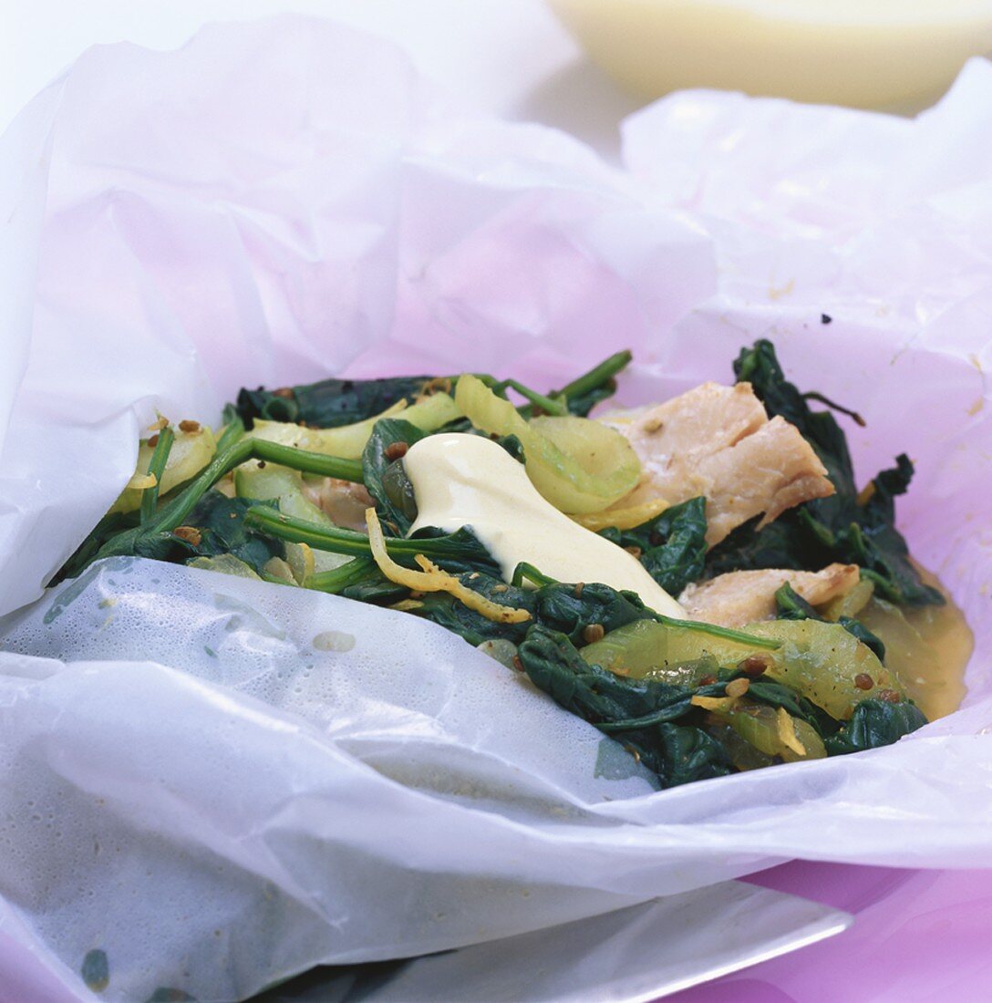 Trout fillets with spinach & cucumber in parchment paper