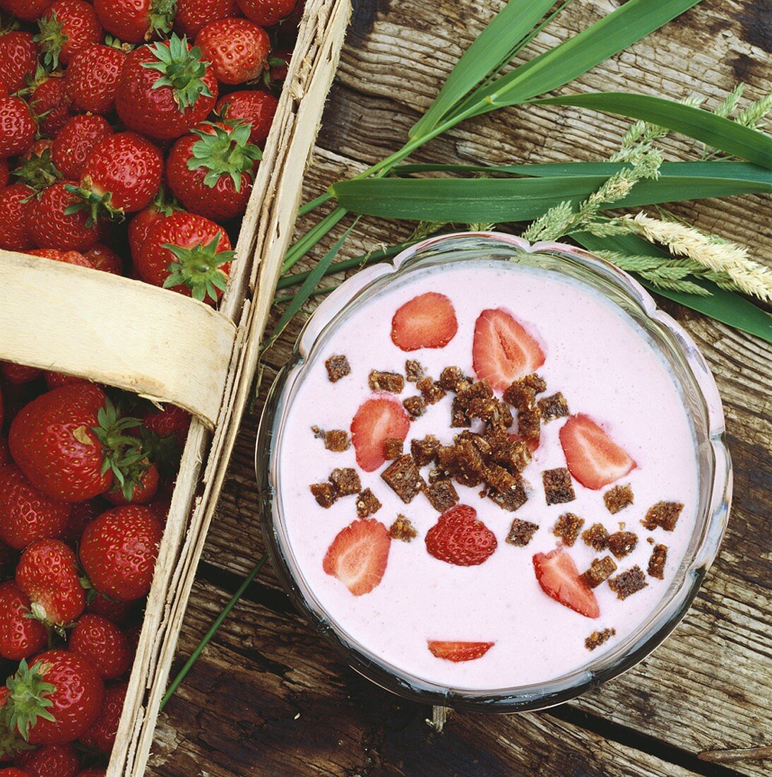 Strawberry cream with toasted croutons