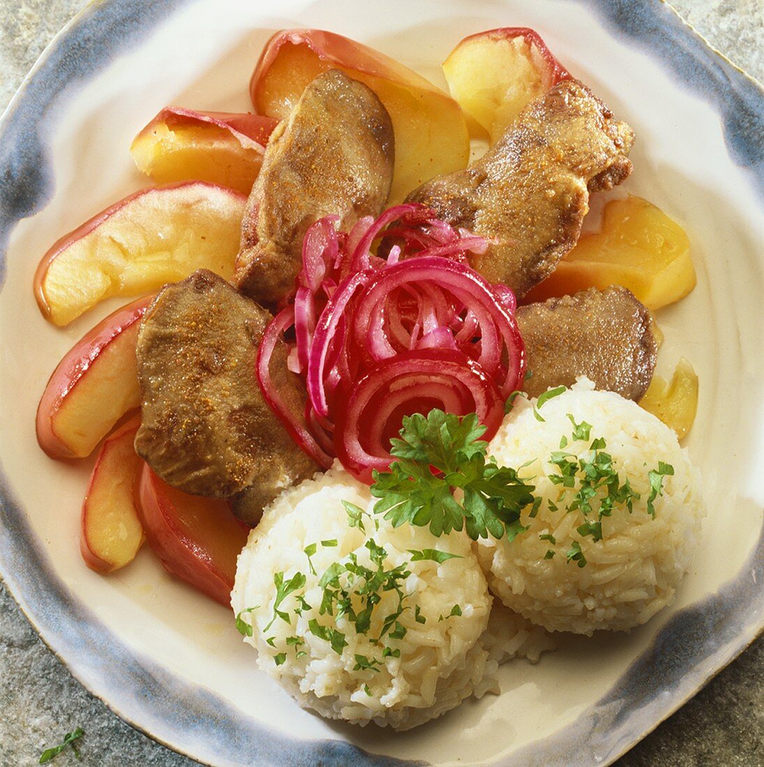 Chicken livers with apples, onions and rice