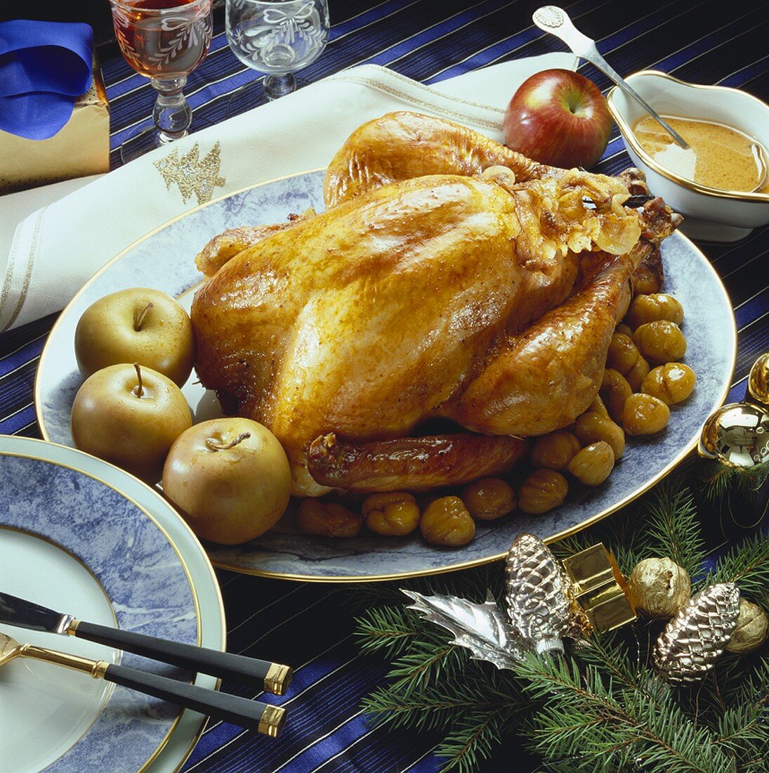 Stuffed turkey with chestnuts & apples, Xmas decorations