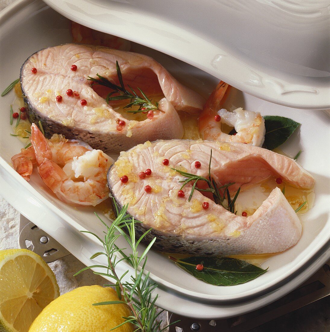 Salmon cutlets with red peppercorns