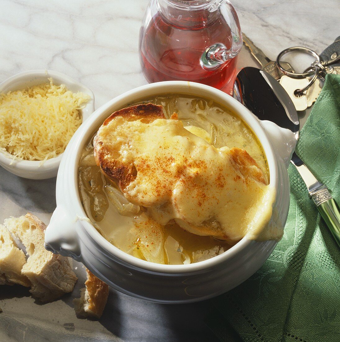 Überbackene Zwiebelsuppe