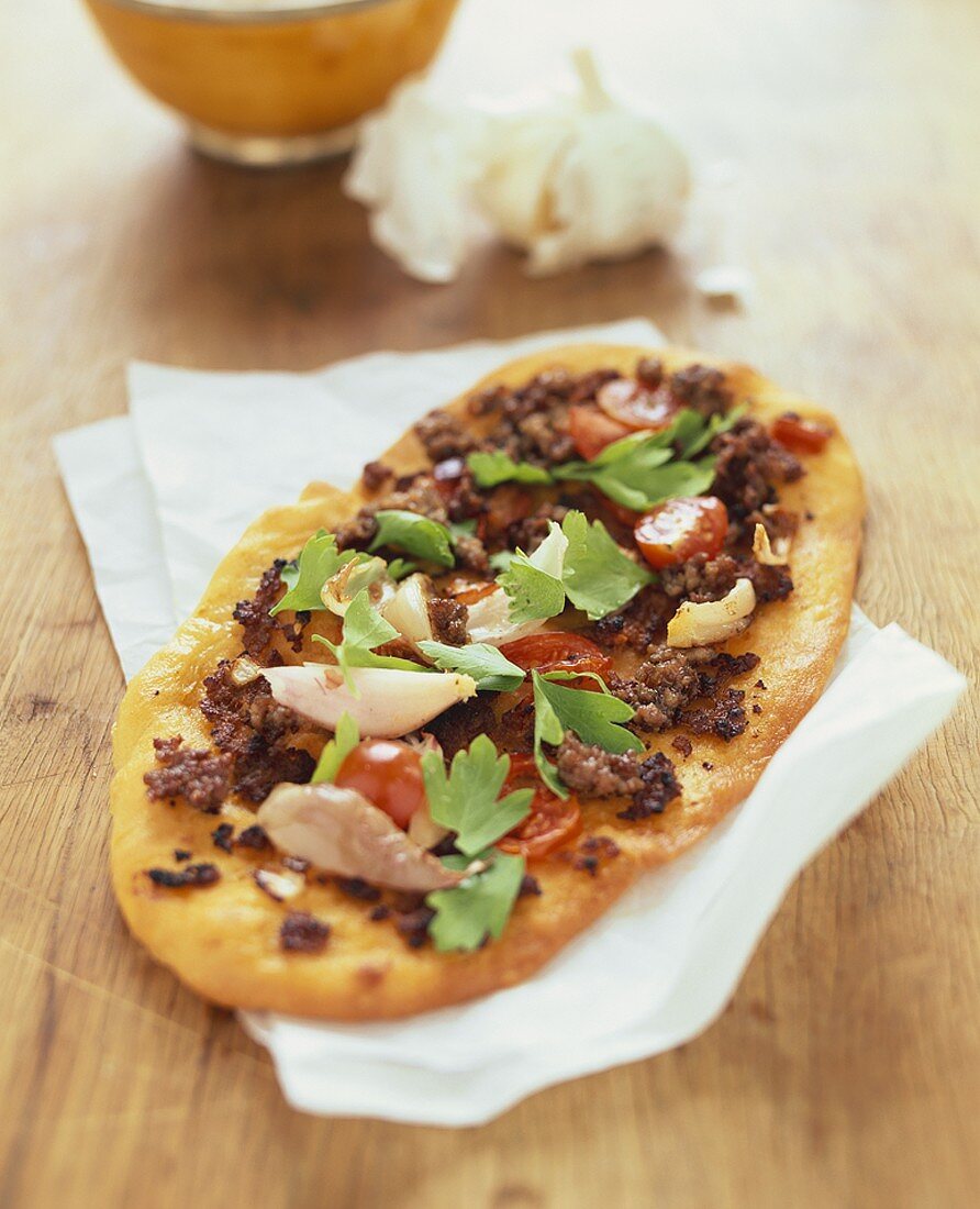 Lahmacun (Türkische Pizza) mit … – Bilder kaufen – 336495 StockFood