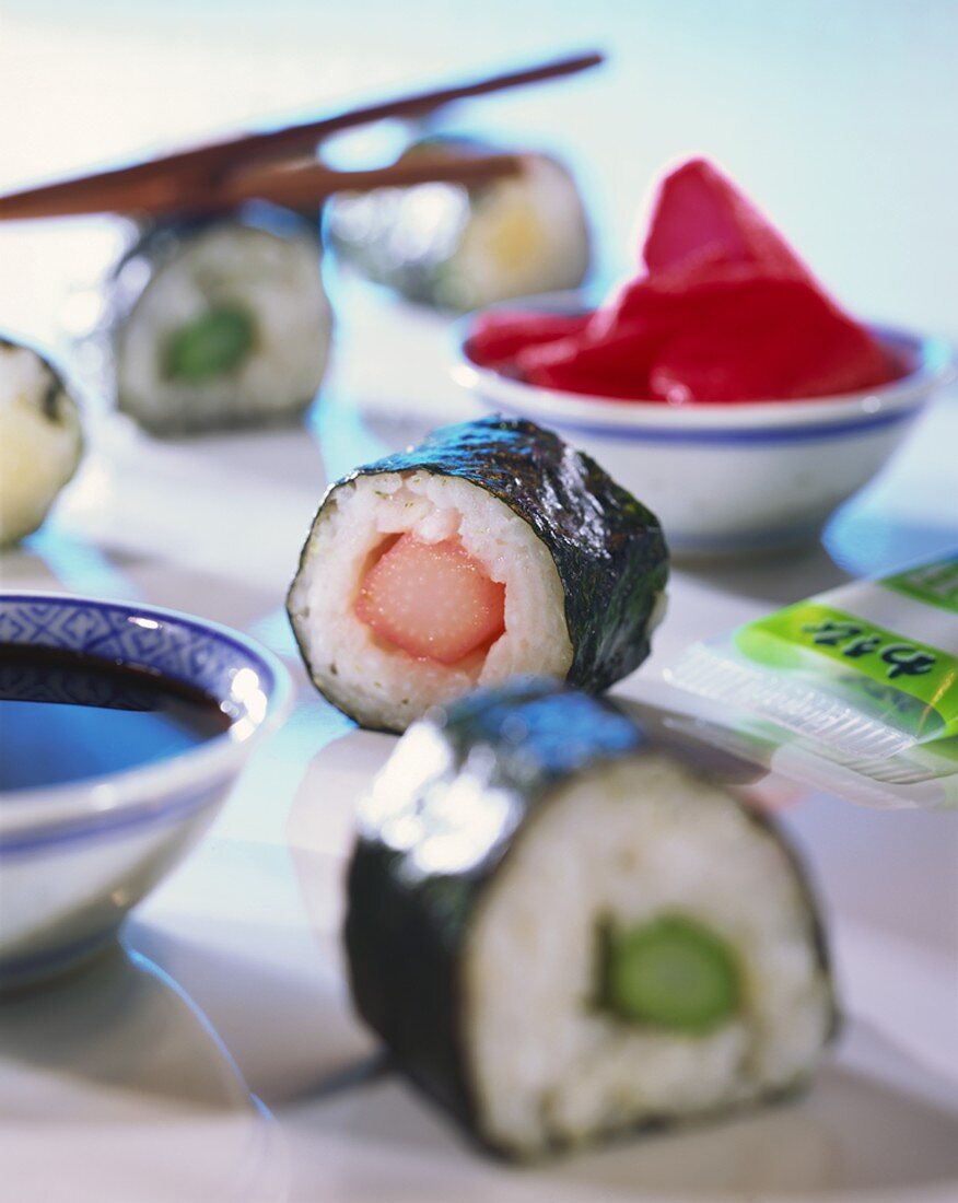 Asparagus maki sushi