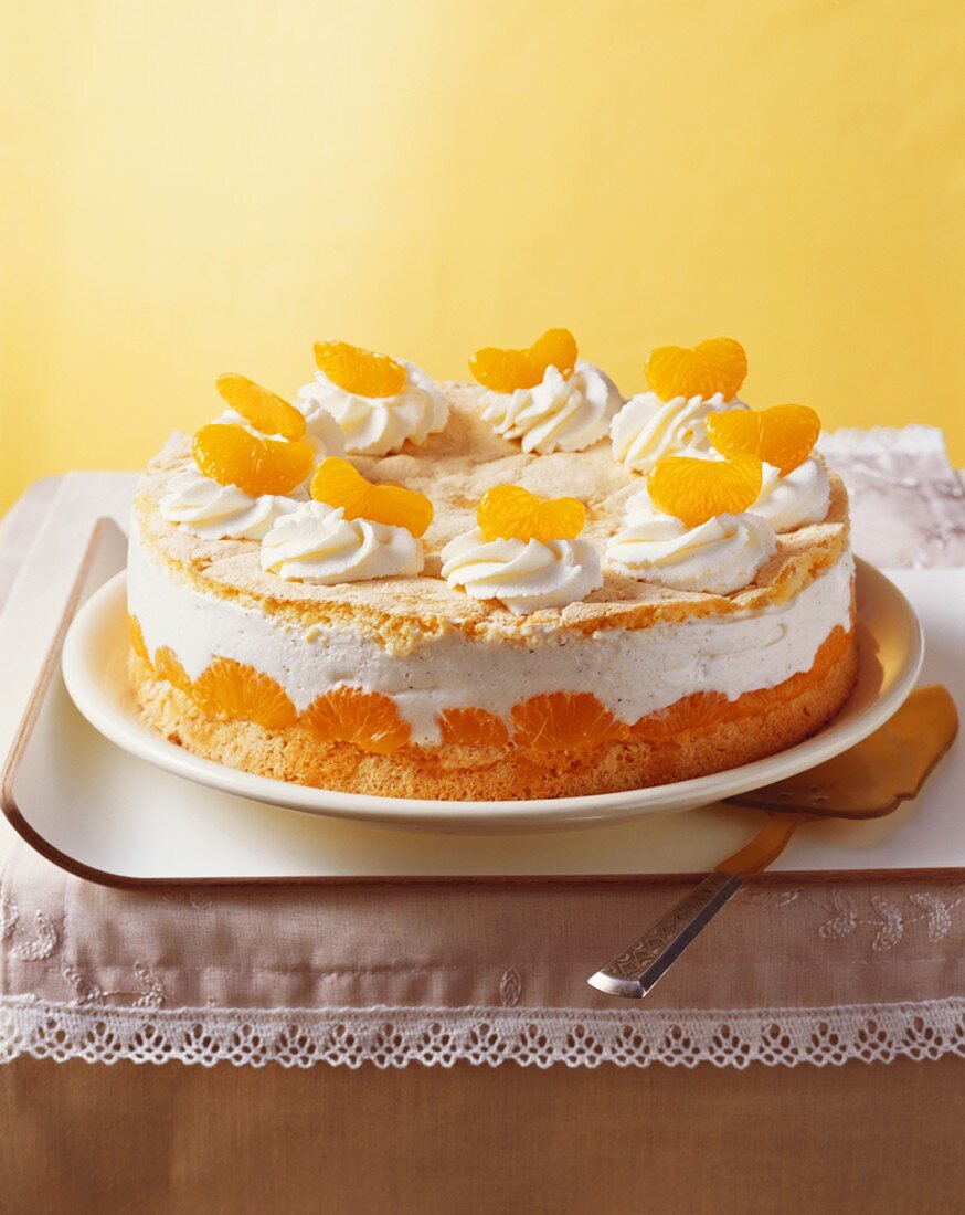 Whole quark cake with mandarin oranges
