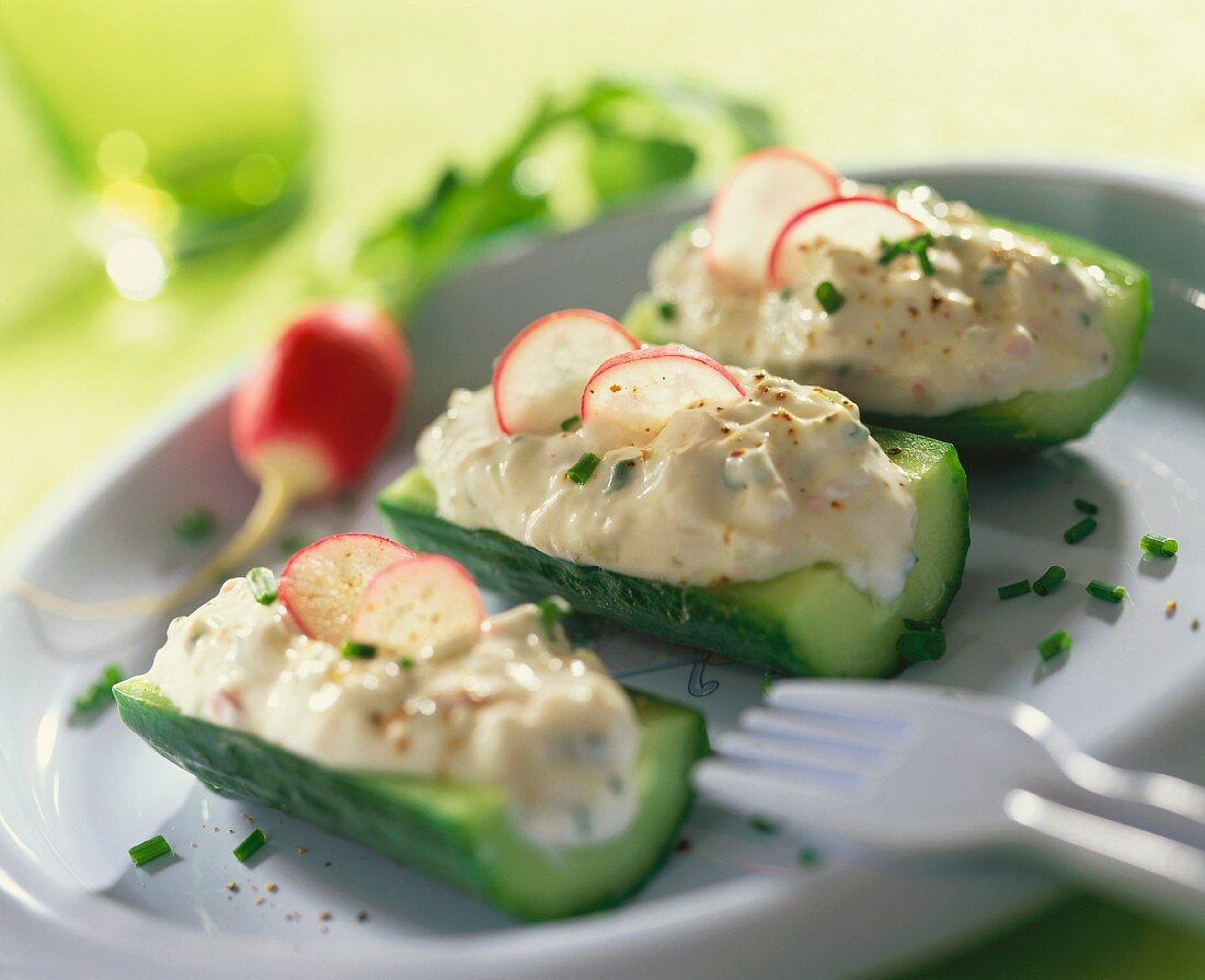 Courgettes stuffed with creamy sheep's cheese filling