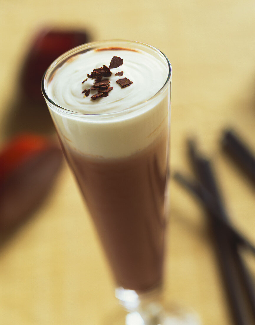 Coconut chocolate: hot chocolate with coconut syrup & cream
