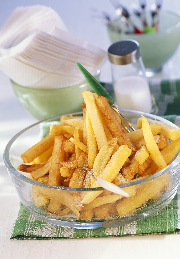 Chips in a glass dish