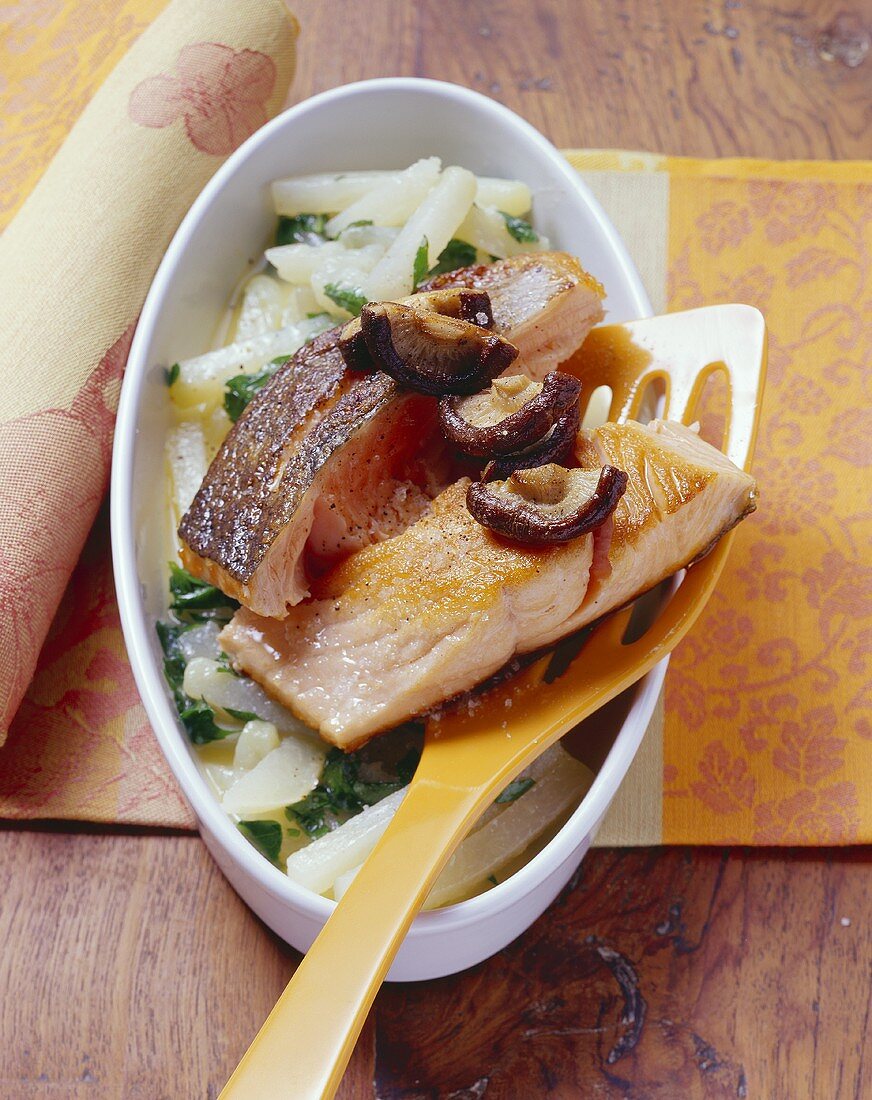 Fried salmon with kohlrabi and shiitake mushrooms