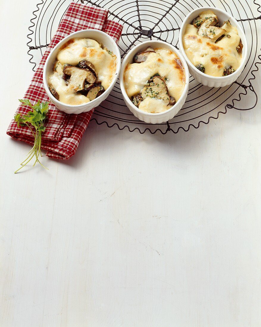 Porcini gratinati (Überbackene Steinpilze), Piemont, Italien