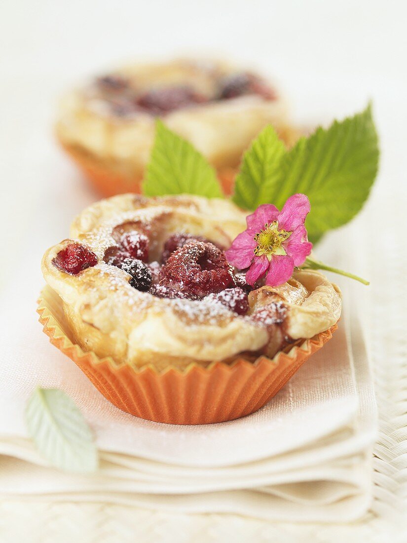 Cream cheese berry tart