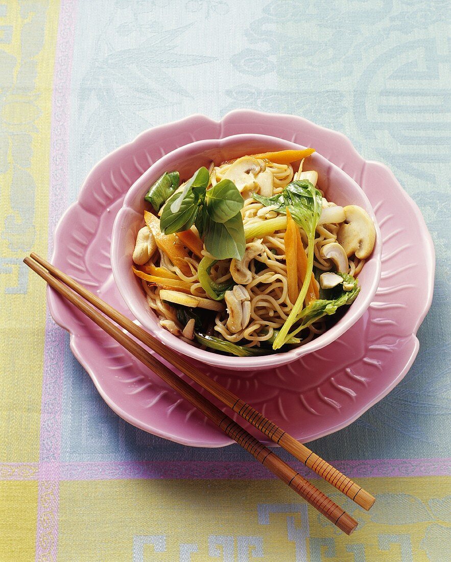 Asian noodle dish with vegetables and cashew nuts