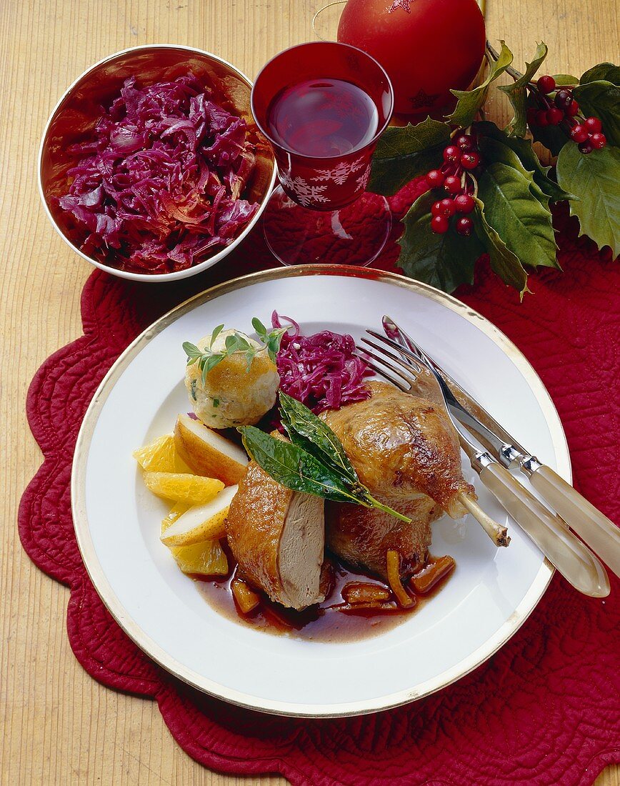 Duck with vanilla pears, red cabbage and dumpling