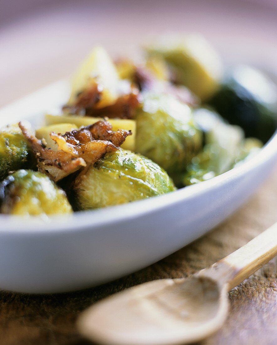 Brussels sprouts with bacon and apple