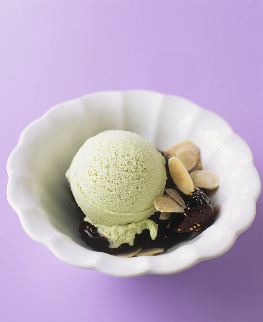 Pistachio ice cream with figs, almonds and red wine