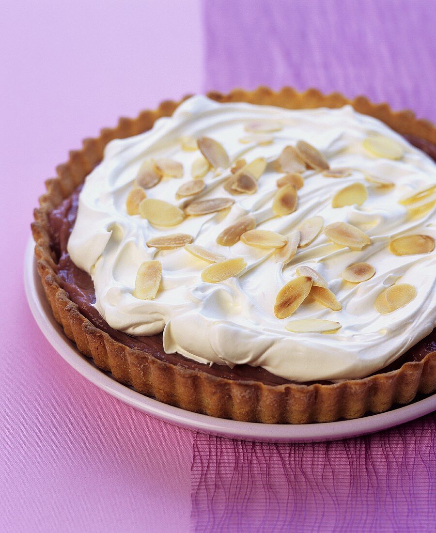 Rhubarb tart with almonds