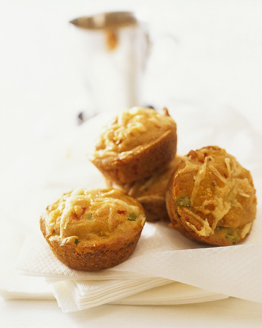 Sweetcorn and pepper muffins with Alpine cheese