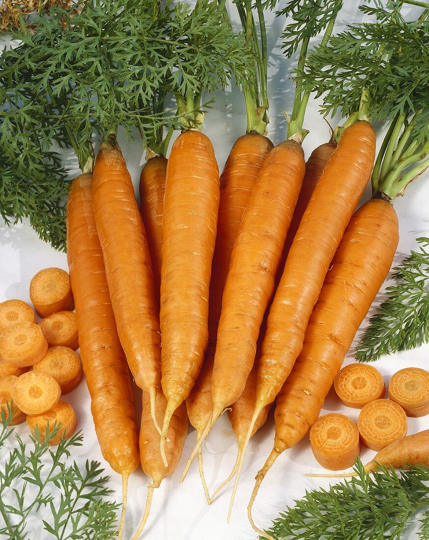 Carrots, whole and sliced