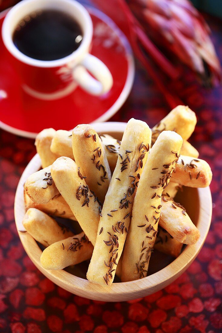 Würzige Kartoffelsticks mit Kümmel