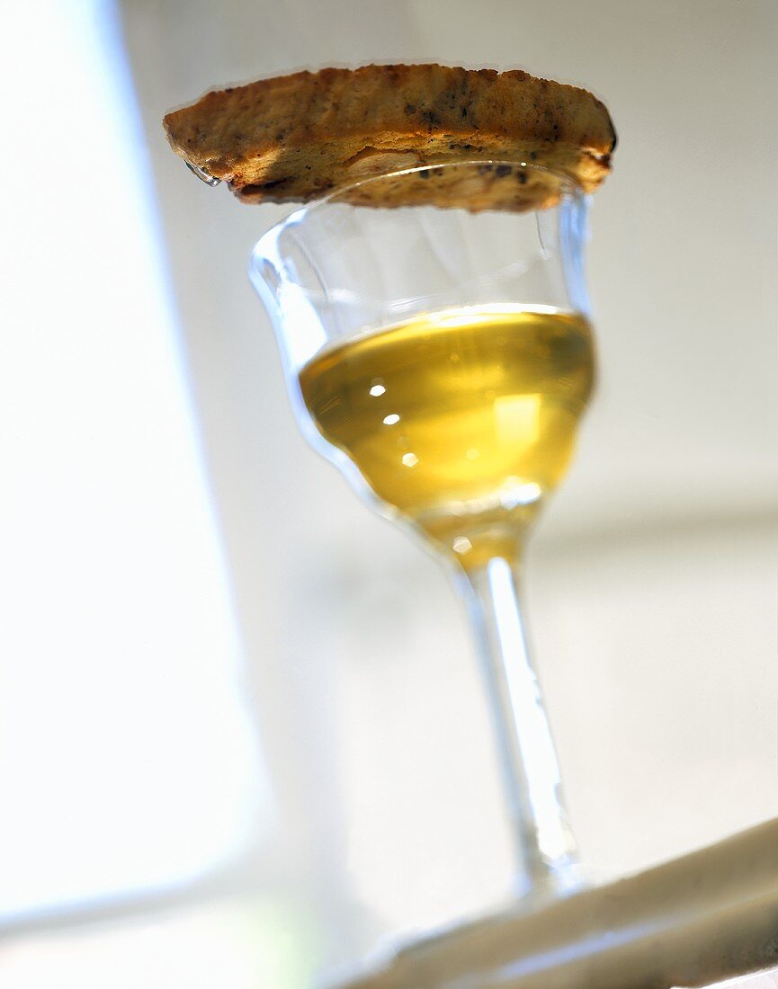 Cantucci e Vin Santo (Almond biscuit with dessert wine, Italy)