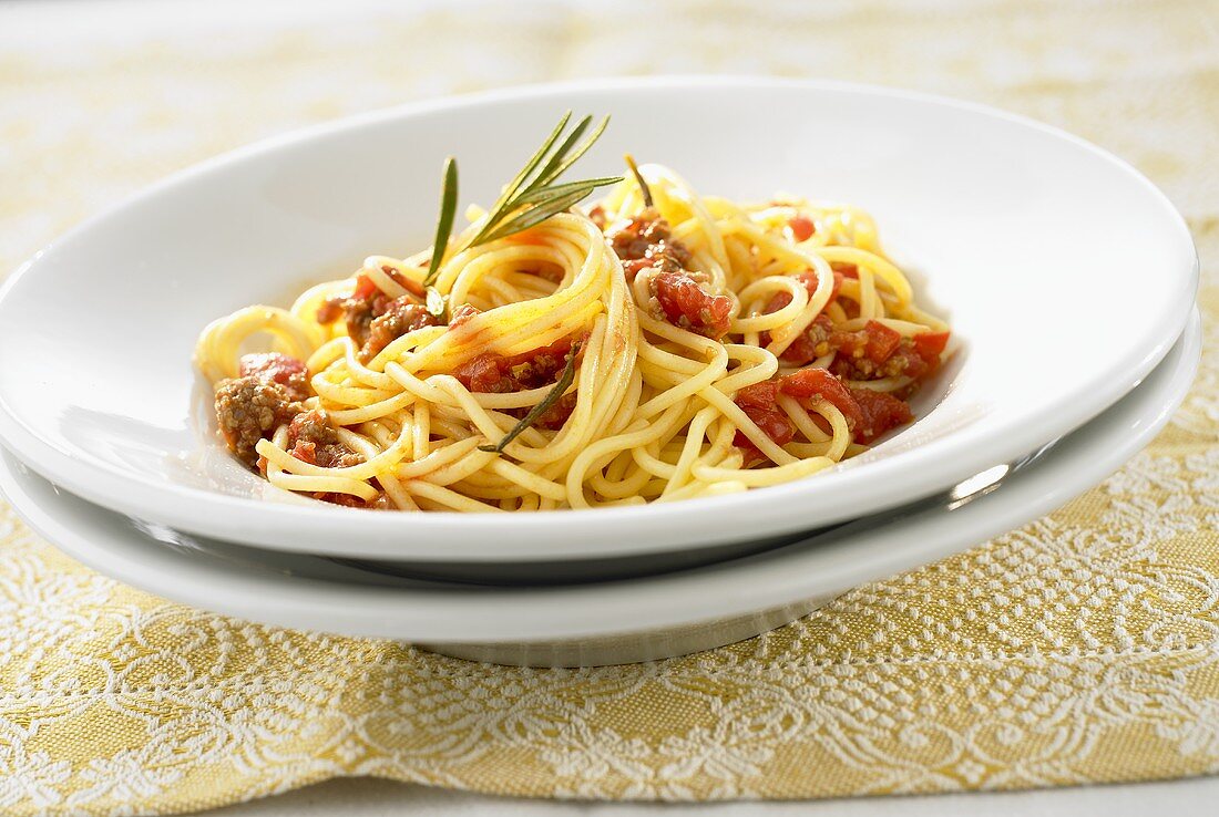 Spaghetti mit Tomaten-Hackfleisch-Sugo