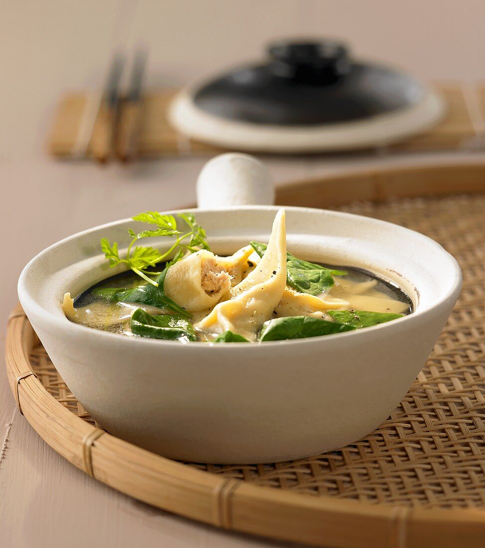 Wonton soup with spinach