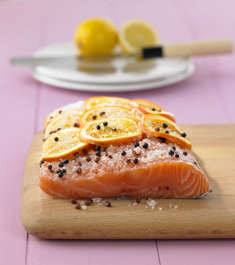 Fusion cooking: marinated salmon with Sichuan pepper & orange slices