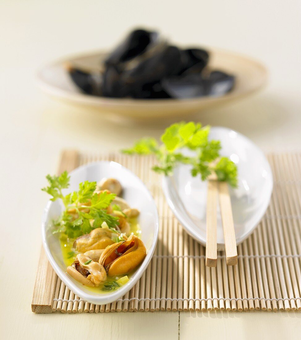 Mussels in lemon grass and coconut sauce (Fusion cooking)