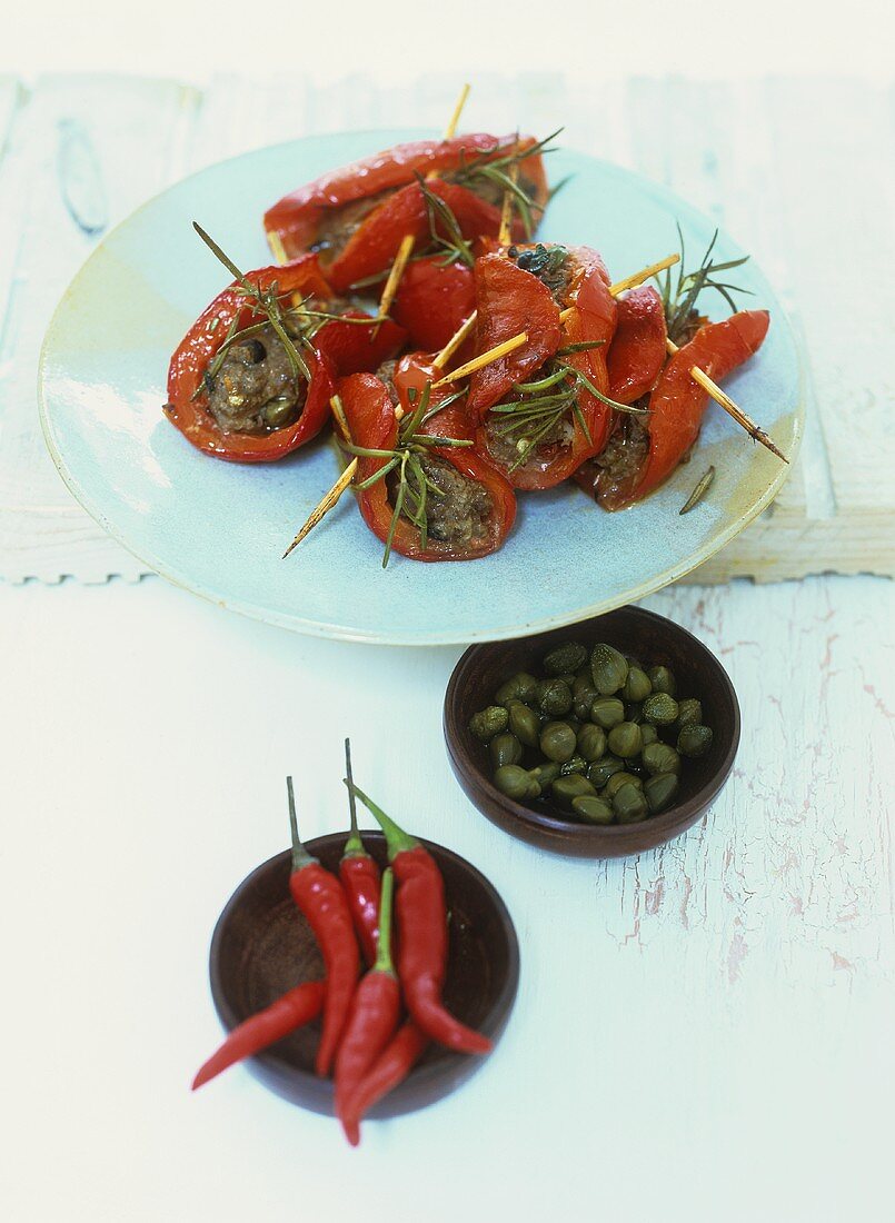 Pepper rolls with minced lamb and almond stuffing