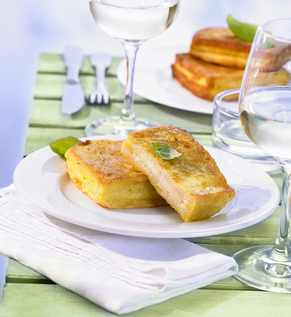 Mozzarella in carrozza (Fried mozzarella sandwiches)