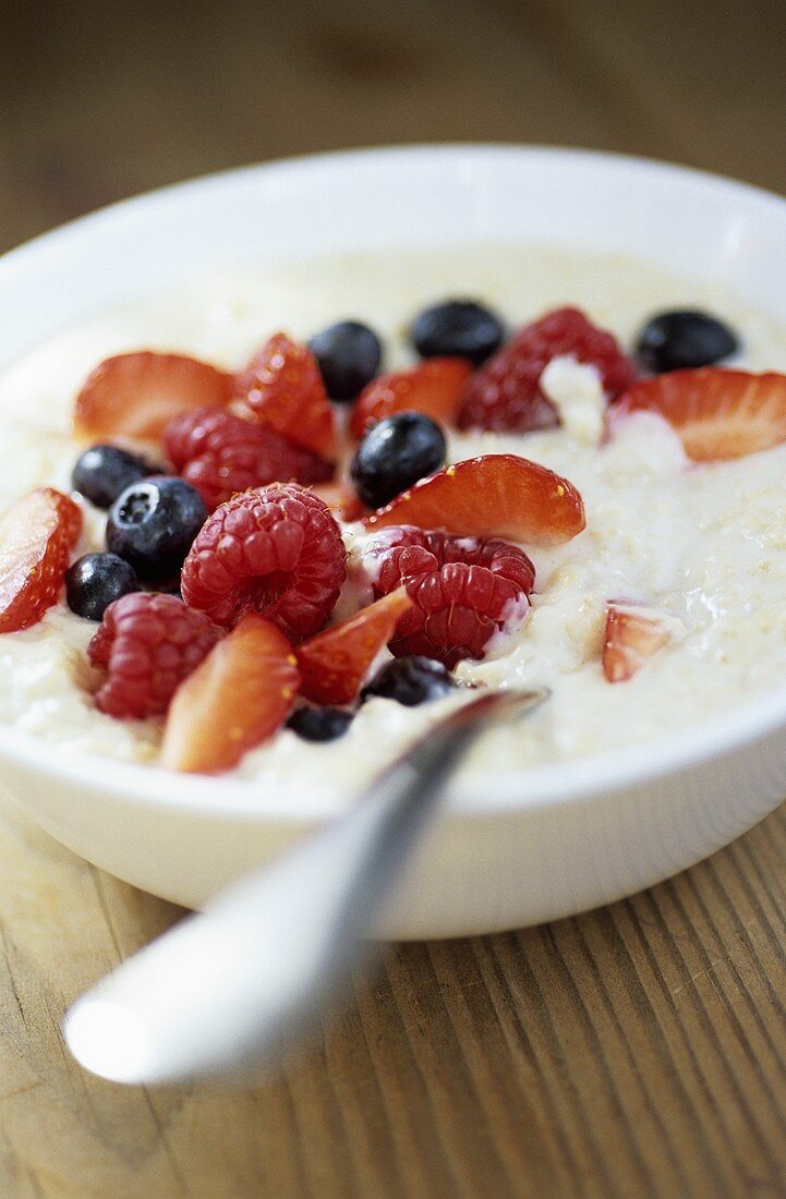 Rice pudding with fresh berries