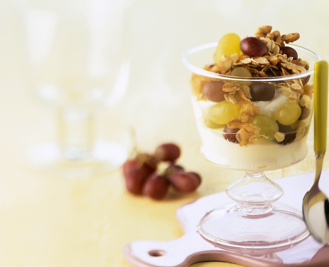 Muesli with grapes and walnuts