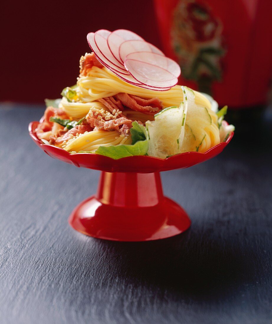 Chinese noodle salad with roast beef