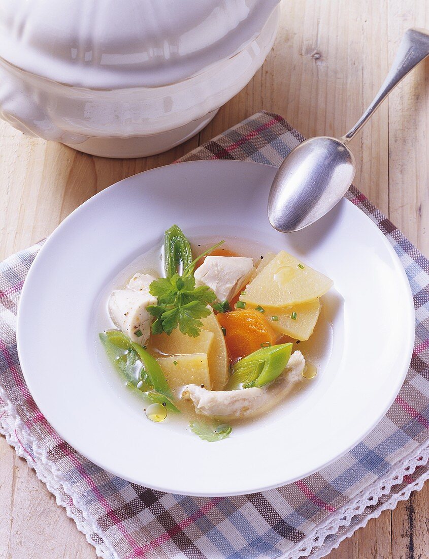 Hühnersuppe mit Steckrüben