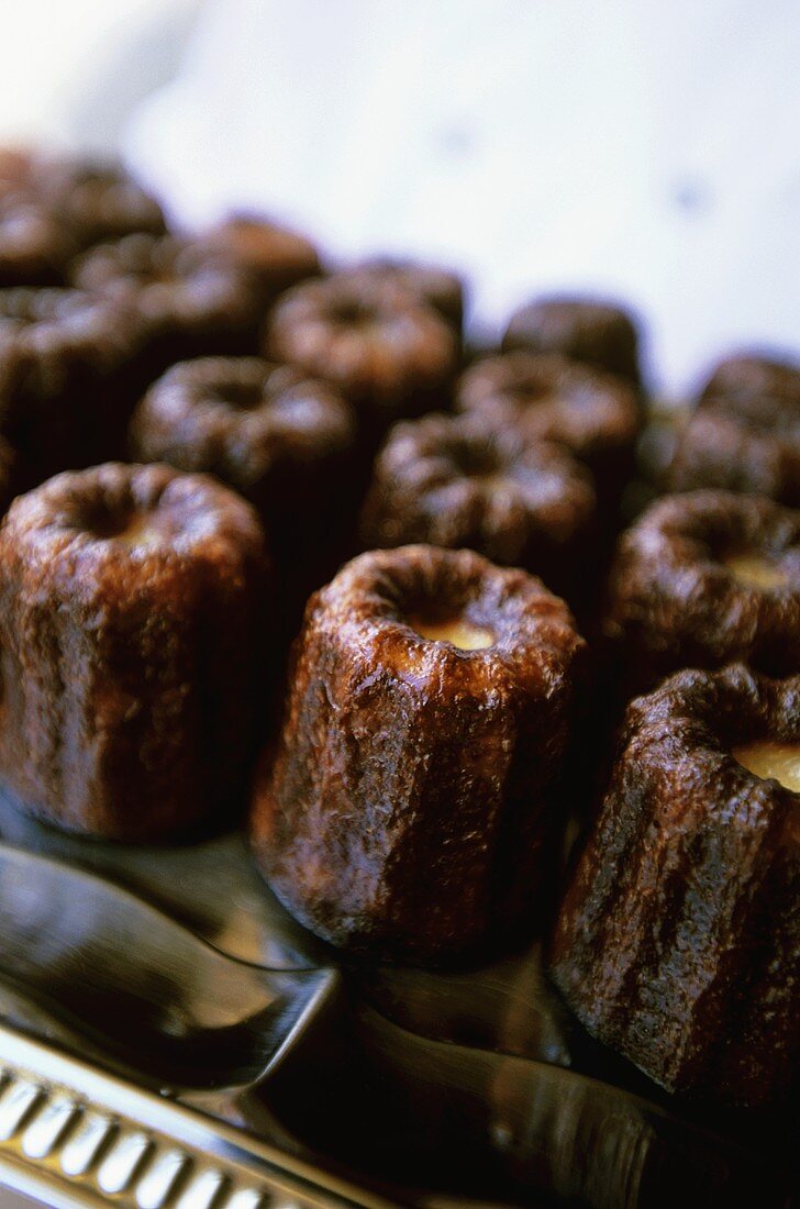 Several canelés