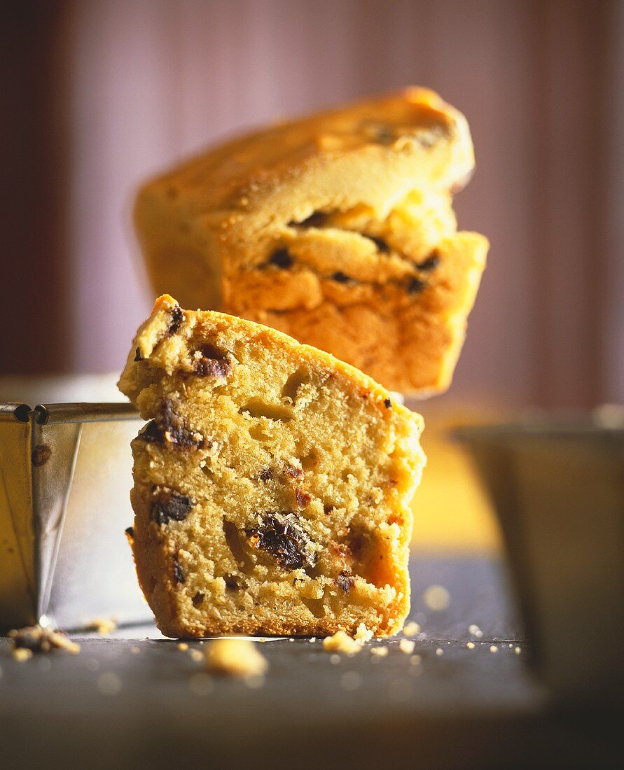 Kastenkuchen mit Rosinen