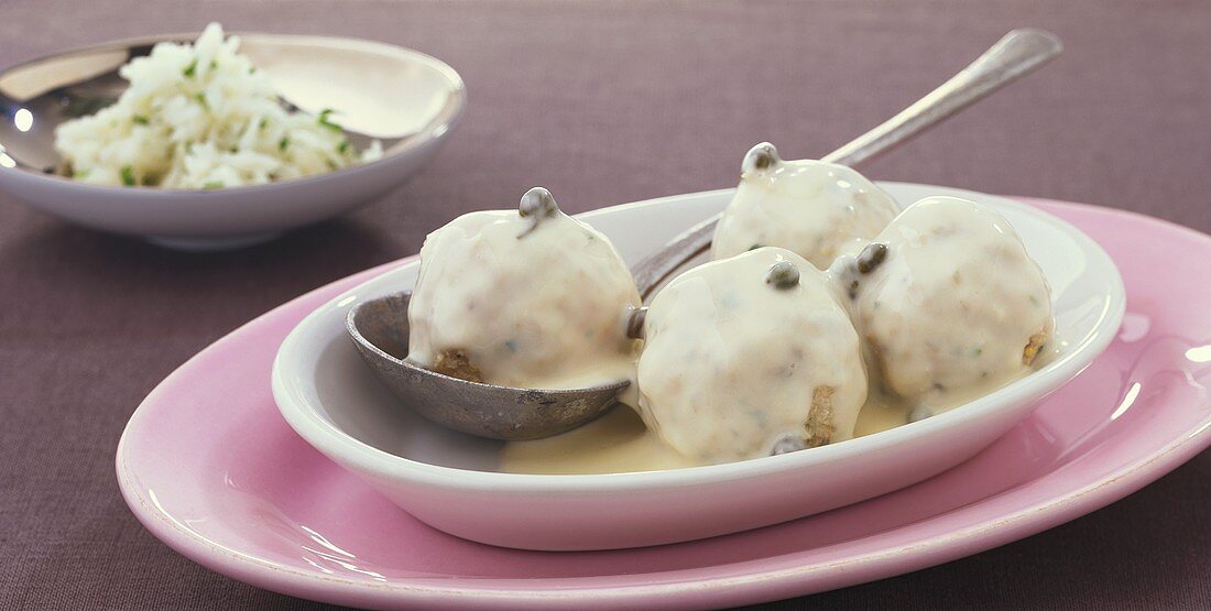 Königsberger Klopse (Meatballs in white sauce with capers)