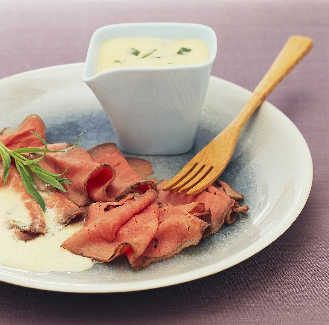 Roast beef with Béarnaise sauce