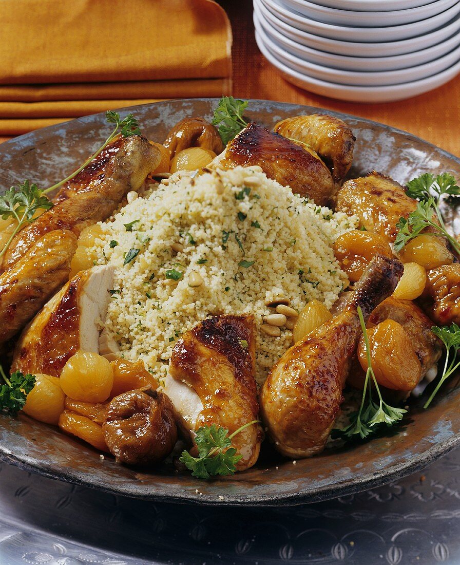Couscous with chicken and dried fruit