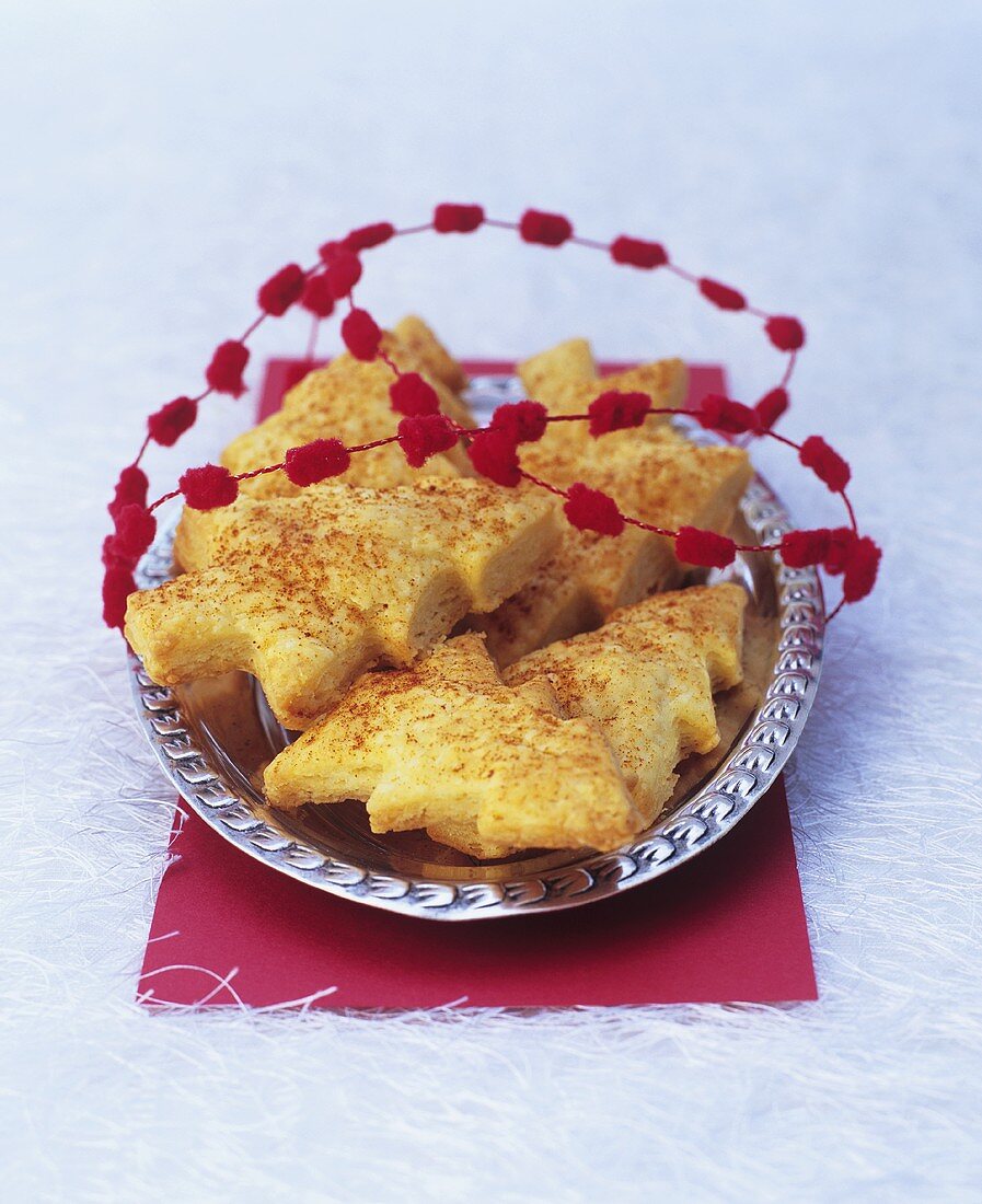 Savoury pastries in the shape of Christmas trees