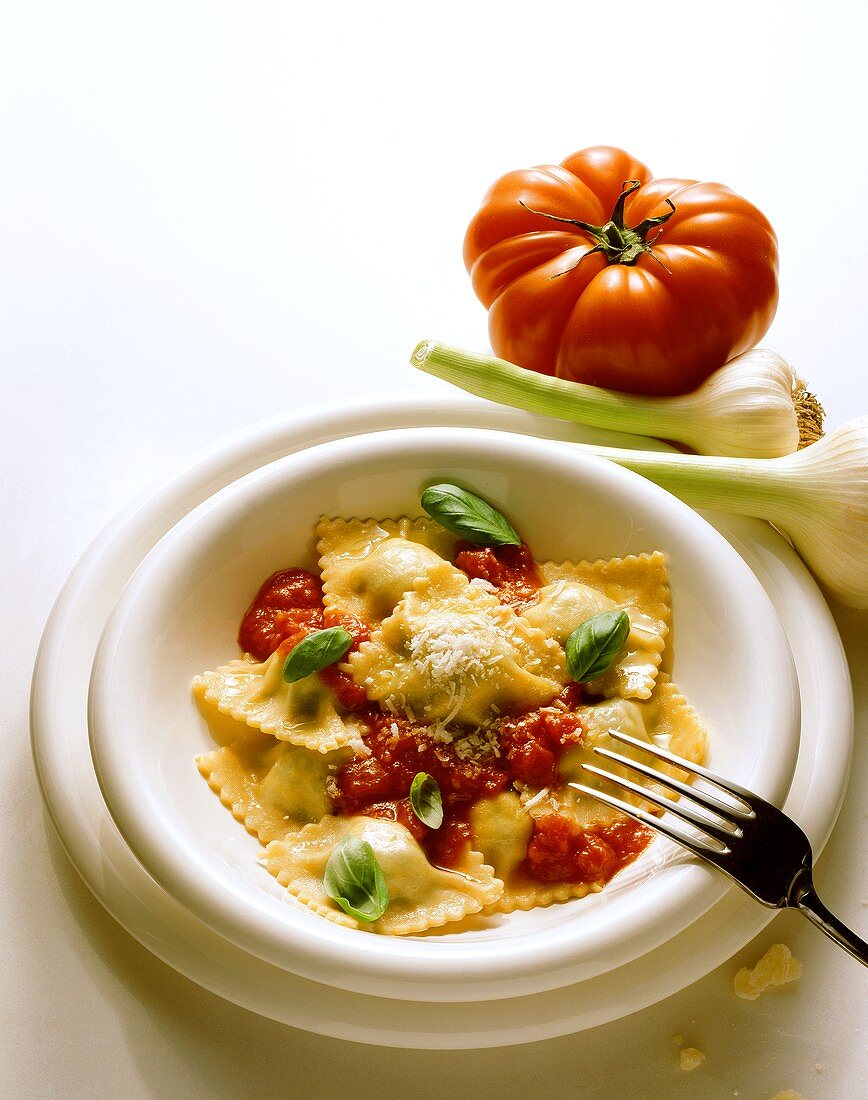 Ravioli al Pomodoro (Ravioli mit Tomatensauce, Italien)