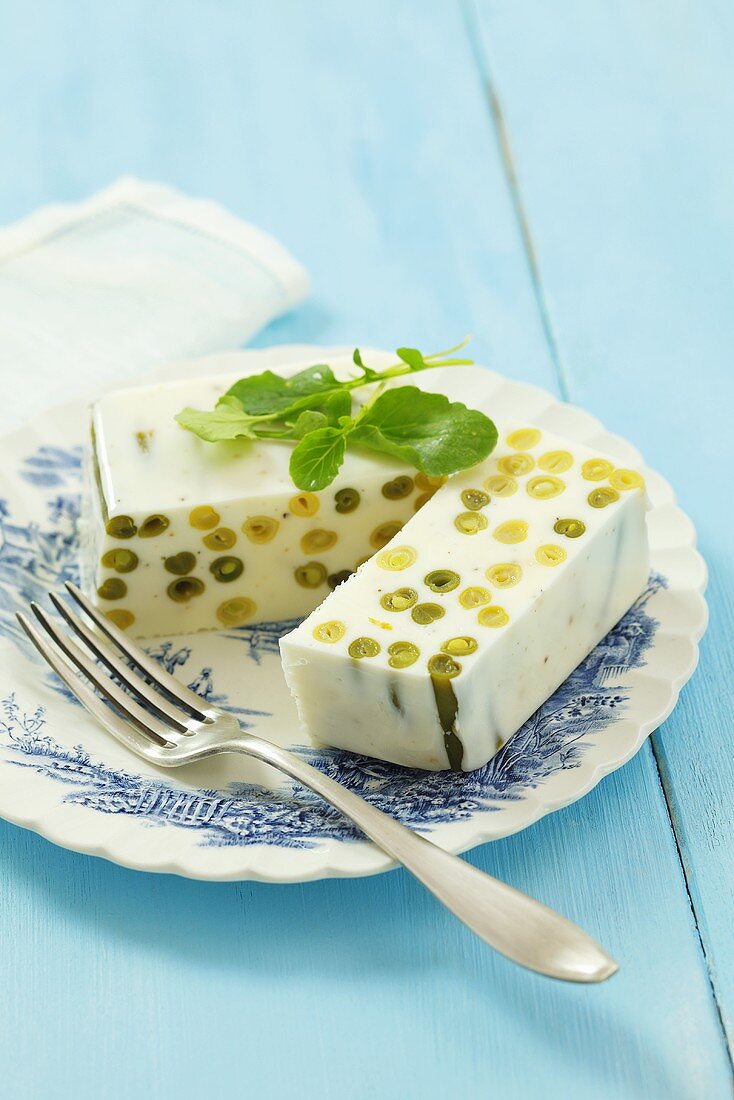 Quark terrine with green and yellow beans