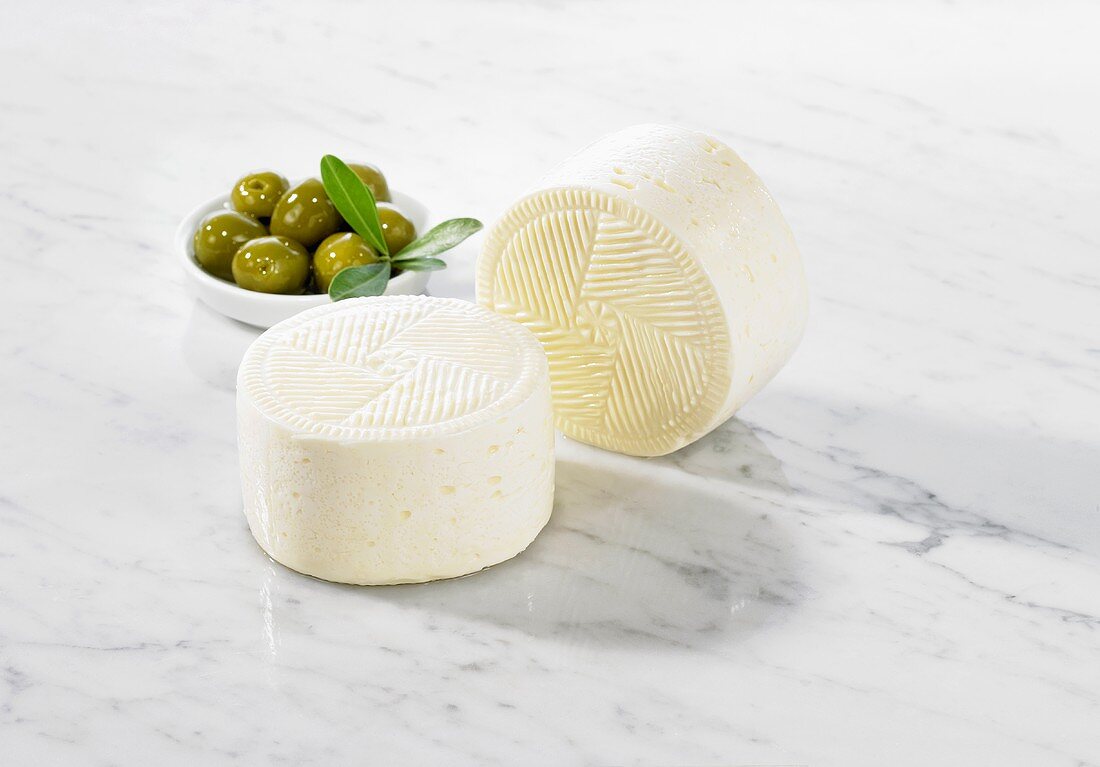 Sheep's cheese with olive